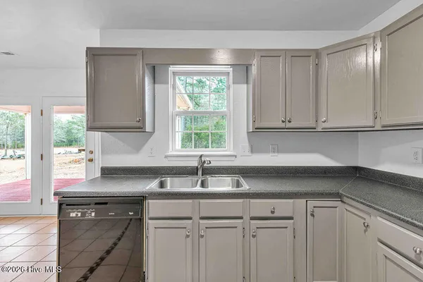 $270,000 | 381 Highway 172, Hubert, NC 28539