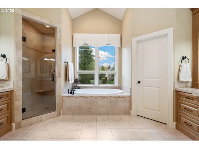 $985,000 | 4332 Southeast 166th Court, Vancouver, WA 98683