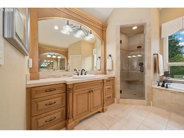 $985,000 | 4332 Southeast 166th Court, Vancouver, WA 98683