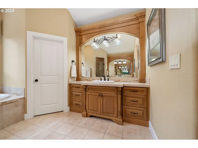 $985,000 | 4332 Southeast 166th Court, Vancouver, WA 98683