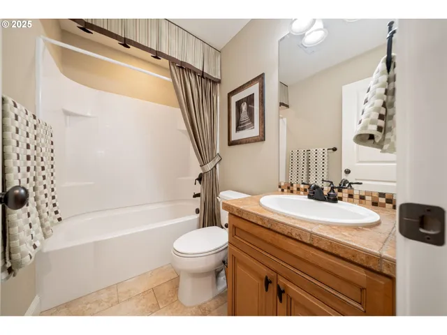 $985,000 | 4332 Southeast 166th Court, Vancouver, WA 98683