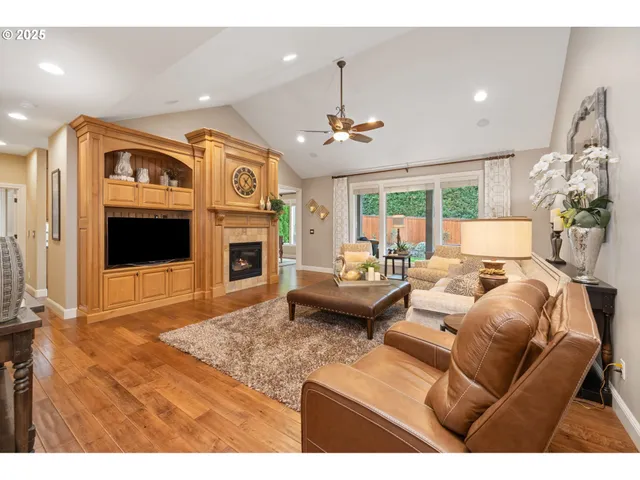 $985,000 | 4332 Southeast 166th Court, Vancouver, WA 98683