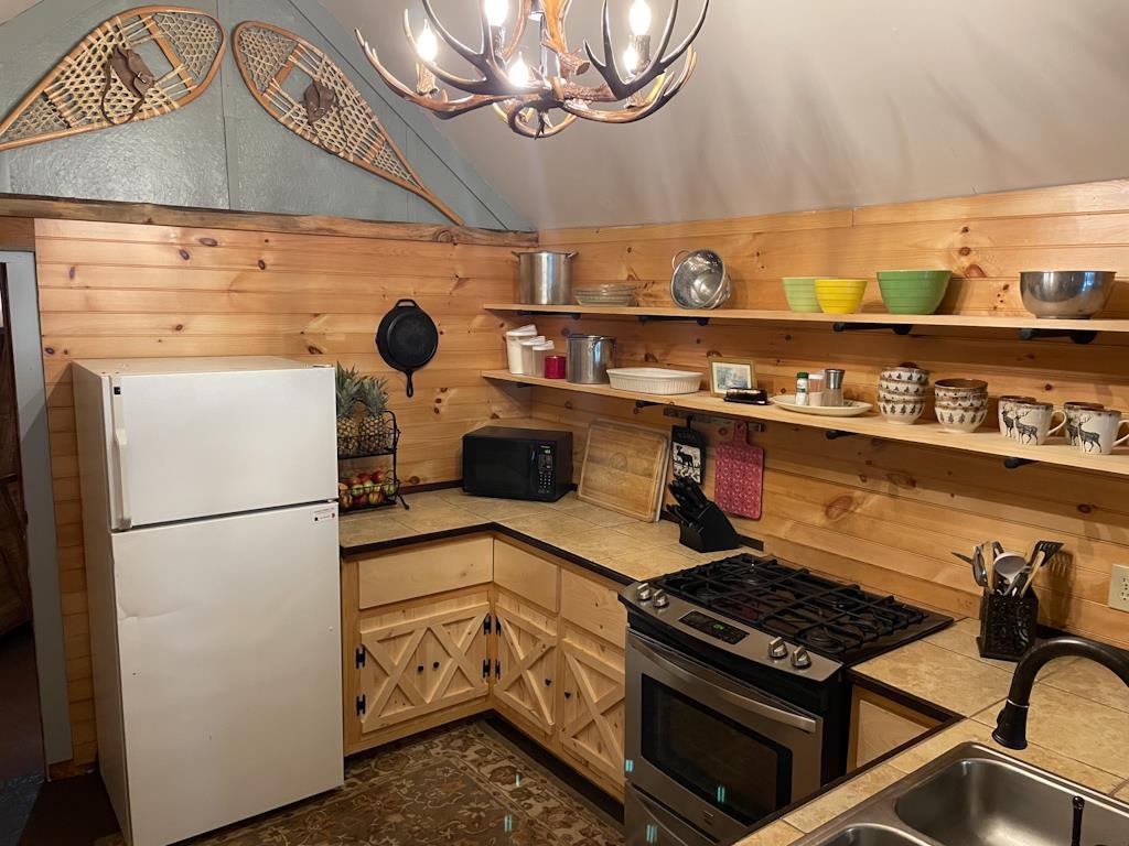 2193 Colebrook Road Errol, NH 03579 - Photo 8 of 30