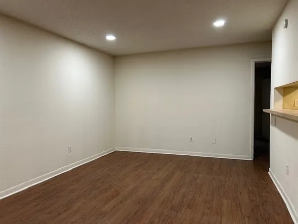 $800 | 4709 Harmon Avenue, Unit 313, Austin, TX 78751