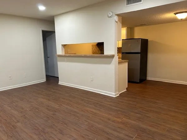 $800 | 4709 Harmon Avenue, Unit 313, Austin, TX 78751