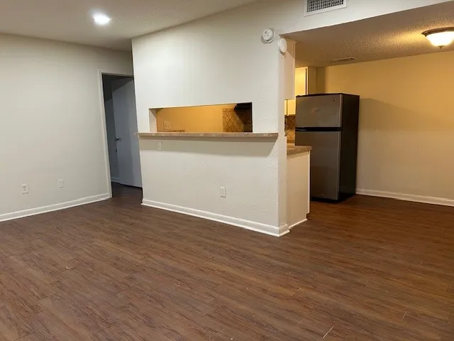 $850 | 4709 Harmon Avenue, Unit 313, Austin, TX 78751