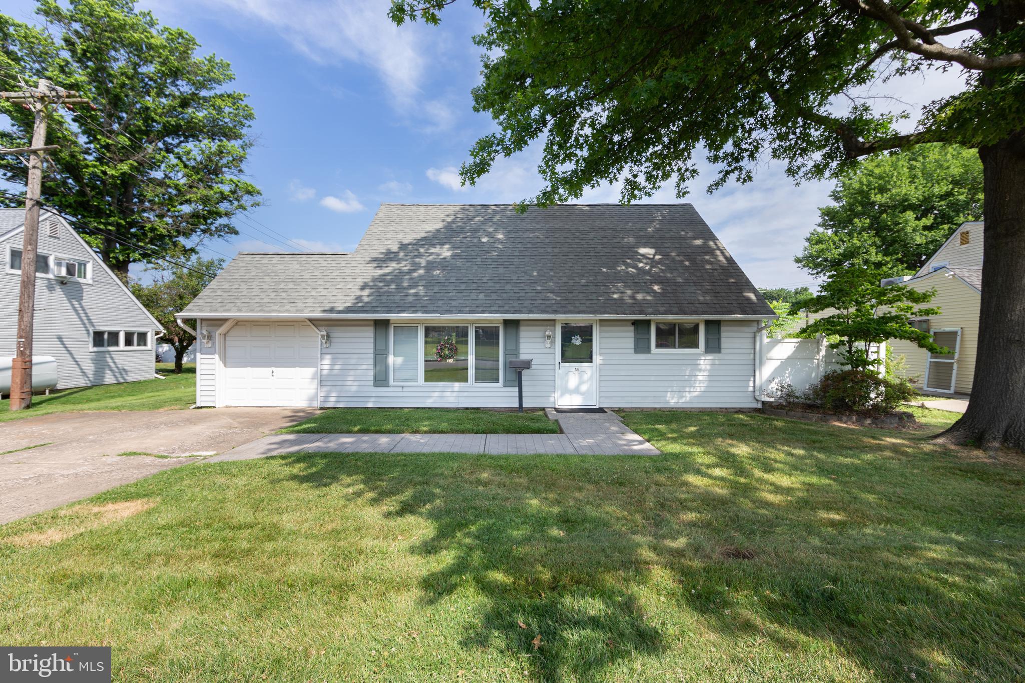 35 Harmony Road Levittown, PA 19056 - Photo 1 of 27 Gallery Image 1