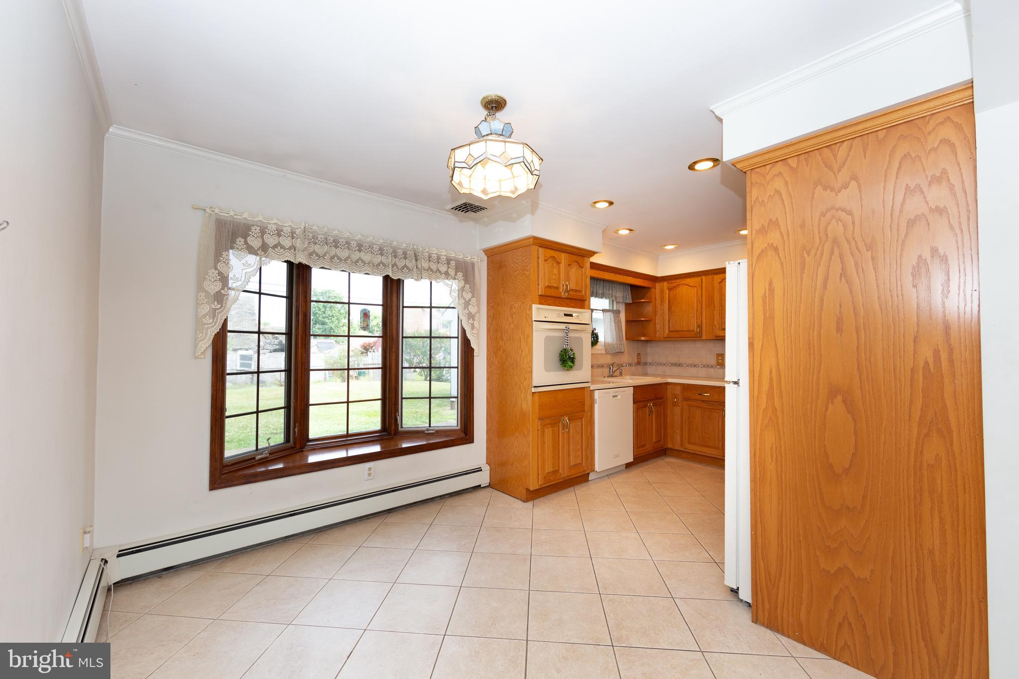 35 Harmony Road Levittown, PA 19056 - Photo 8 of 27 Gallery Image 8