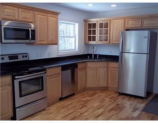 71 Old County Road South Berwick, ME 03908 - Photo 3 of 16 Kitchen. Granite counters, hardwood...