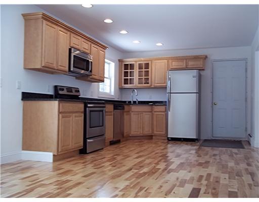 71 Old County Road South Berwick, ME 03908 - Photo 5 of 16 Kitchen.