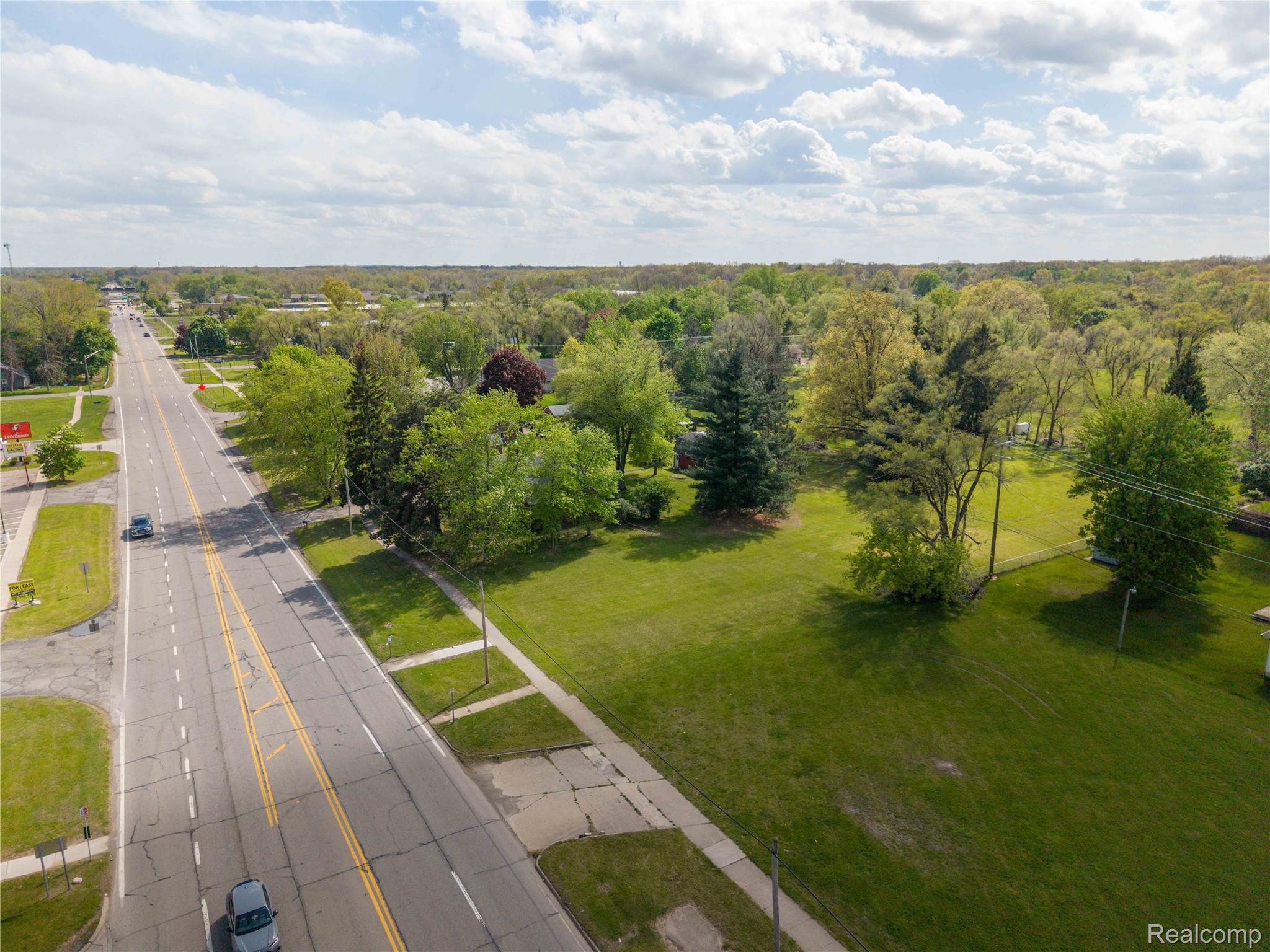 9282 Wayne Road Romulus, MI 48174 - Photo 5 of 39 2.jpg