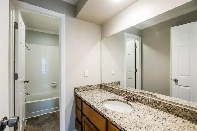 $2,720 | 11847 West 99th Terrace, Overland Park, KS 66214