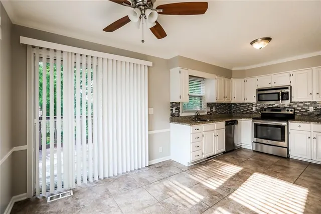 $2,720 | 11847 West 99th Terrace, Overland Park, KS 66214