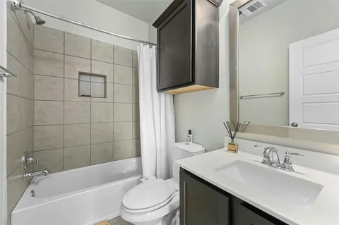 $2,375 | 7714 Easy Wind Drive, Austin, TX 78757