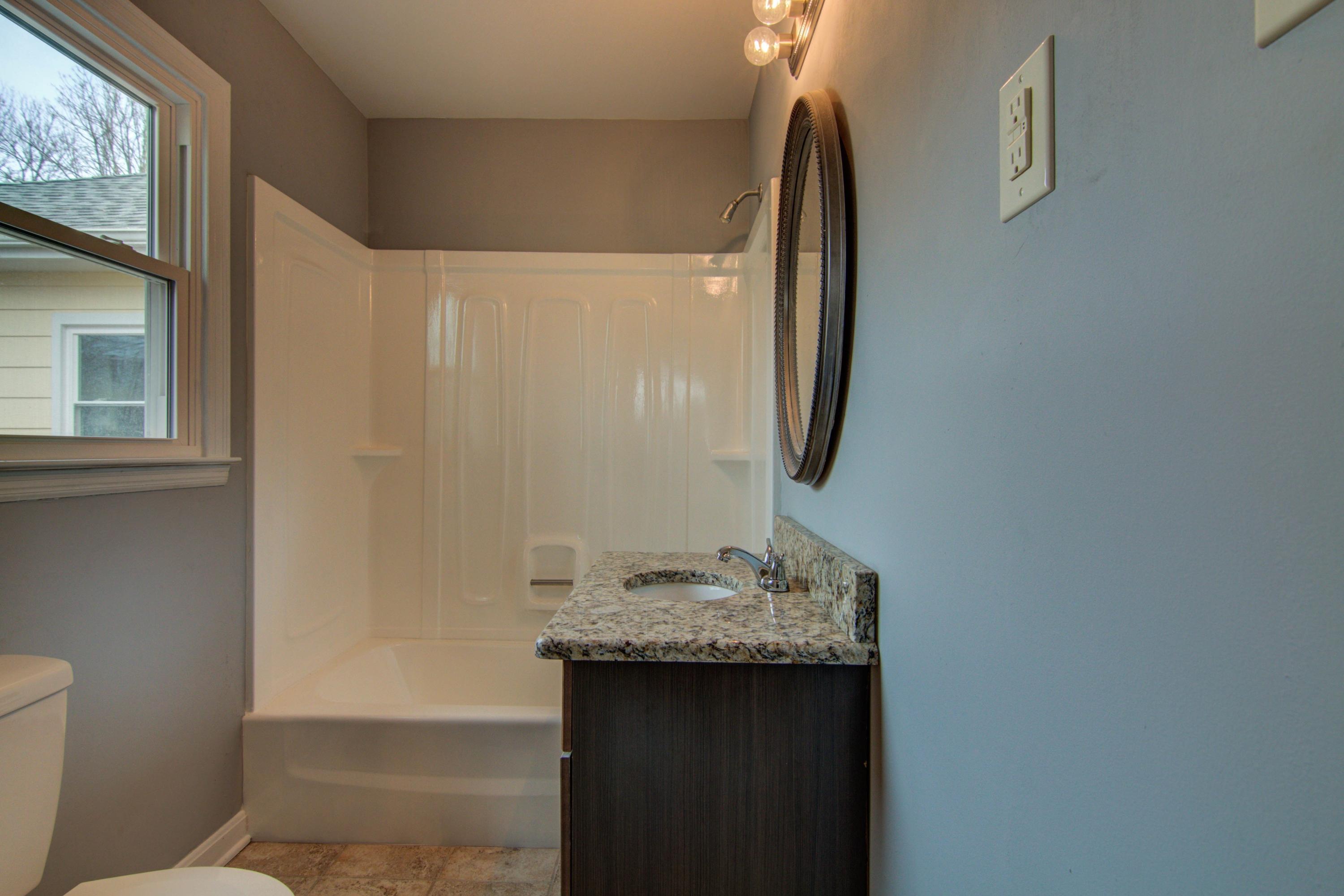 2016 Burma Road Salem, VA 24153 - Photo 20 of 25 Hall Full Bath