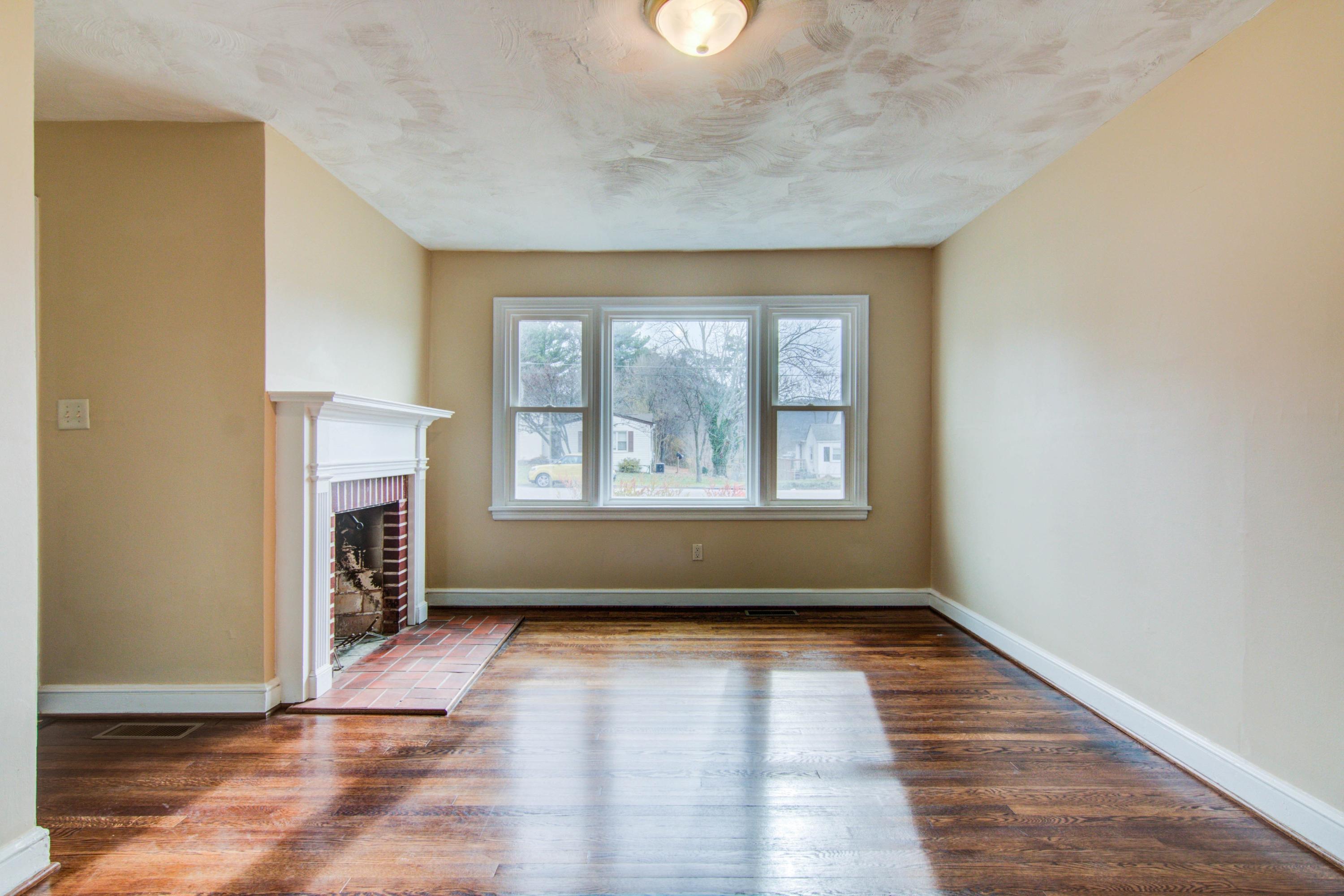 2016 Burma Road Salem, VA 24153 - Photo 4 of 25 Living Rm 2