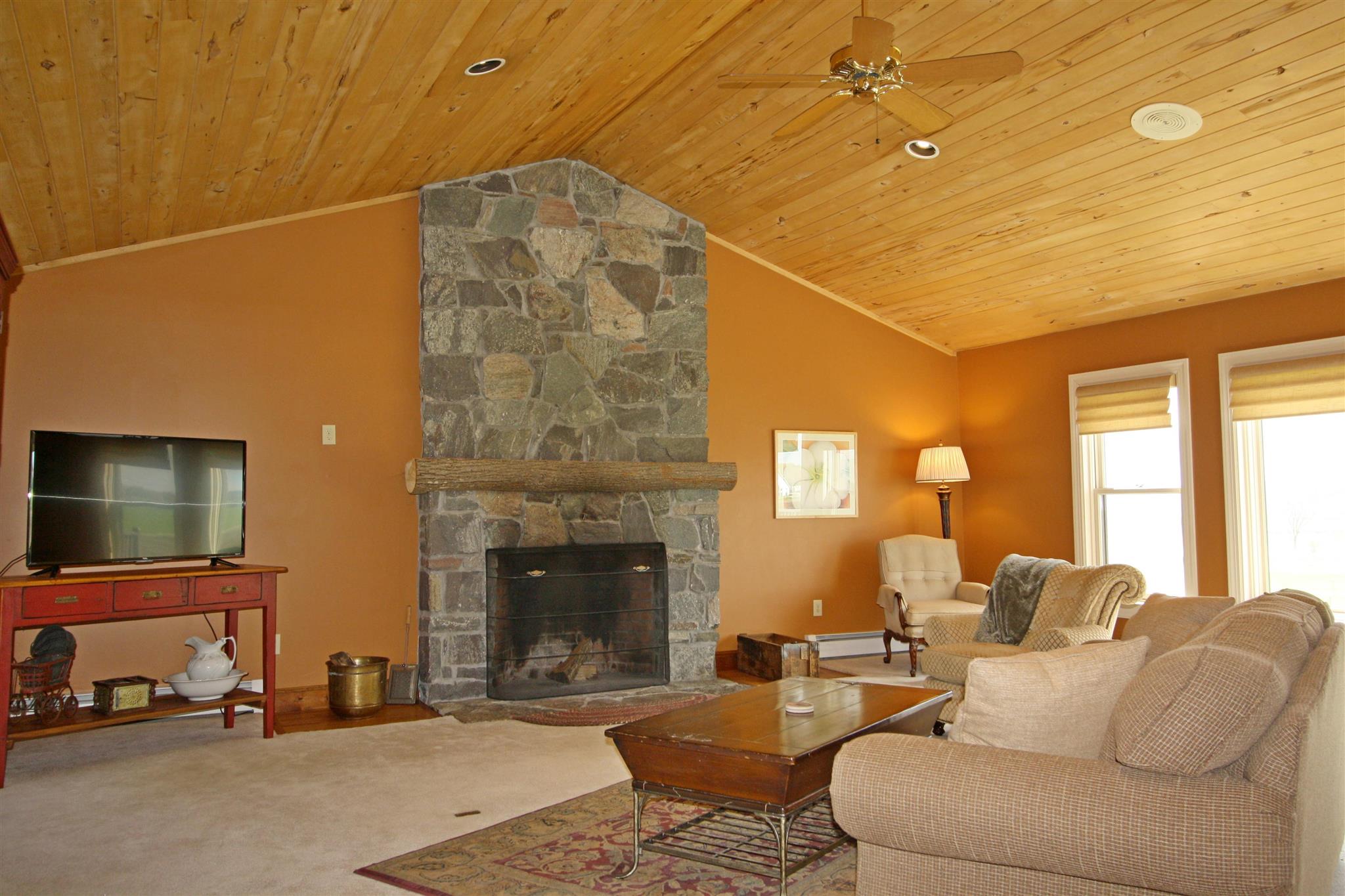 2376 Pearson Road New Haven, VT 05472 - Photo 22 of 40