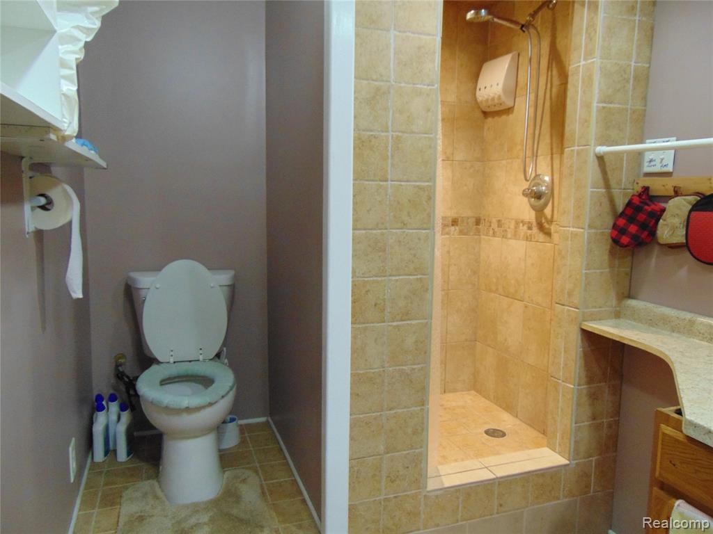 5055 Adams Road Gladwin, MI 48624 - Photo 19 of 35