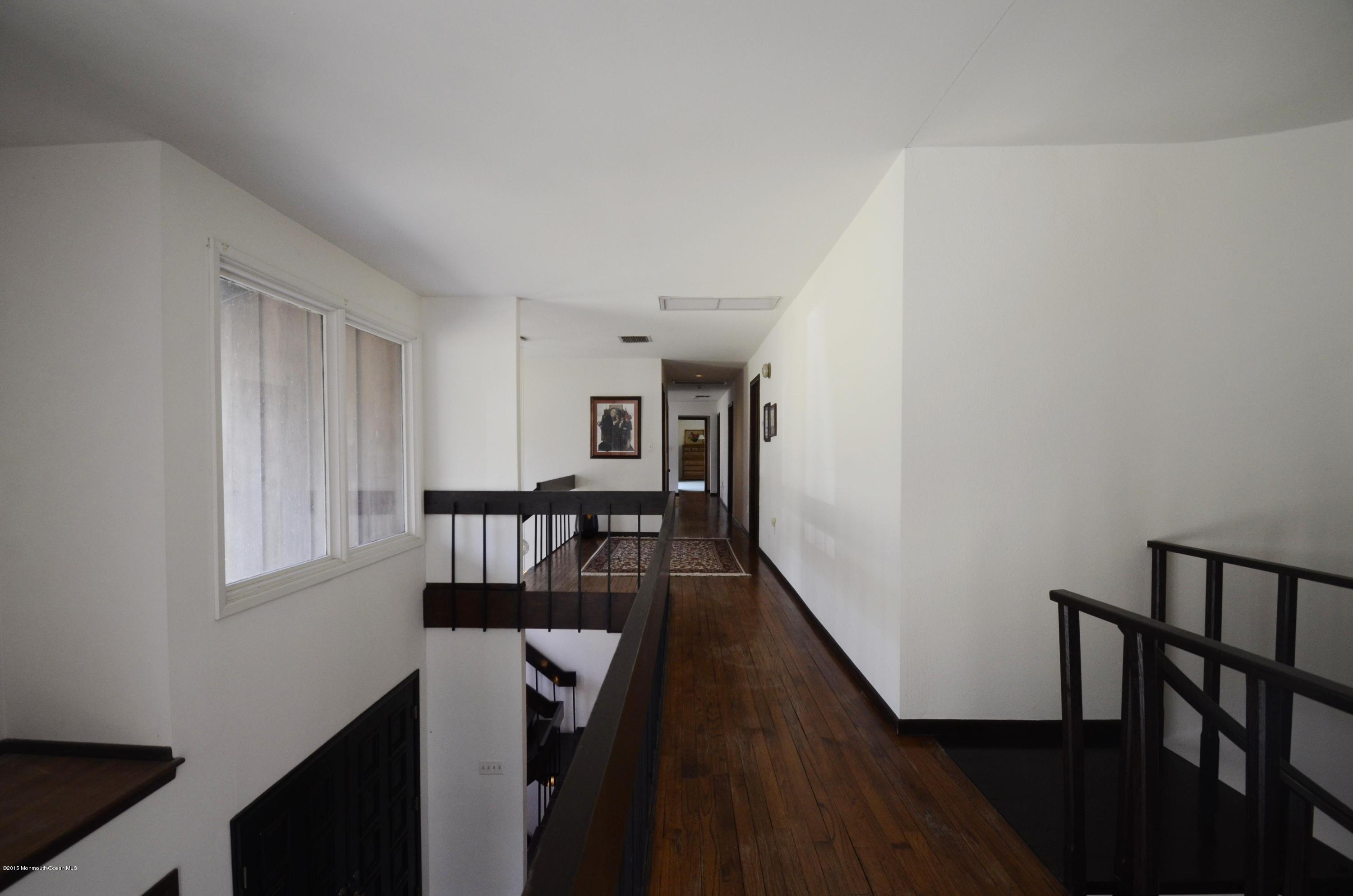 2 Shadow Ridge Court Holmdel, NJ 07733 - Photo 14 of 29 hallway.JPG