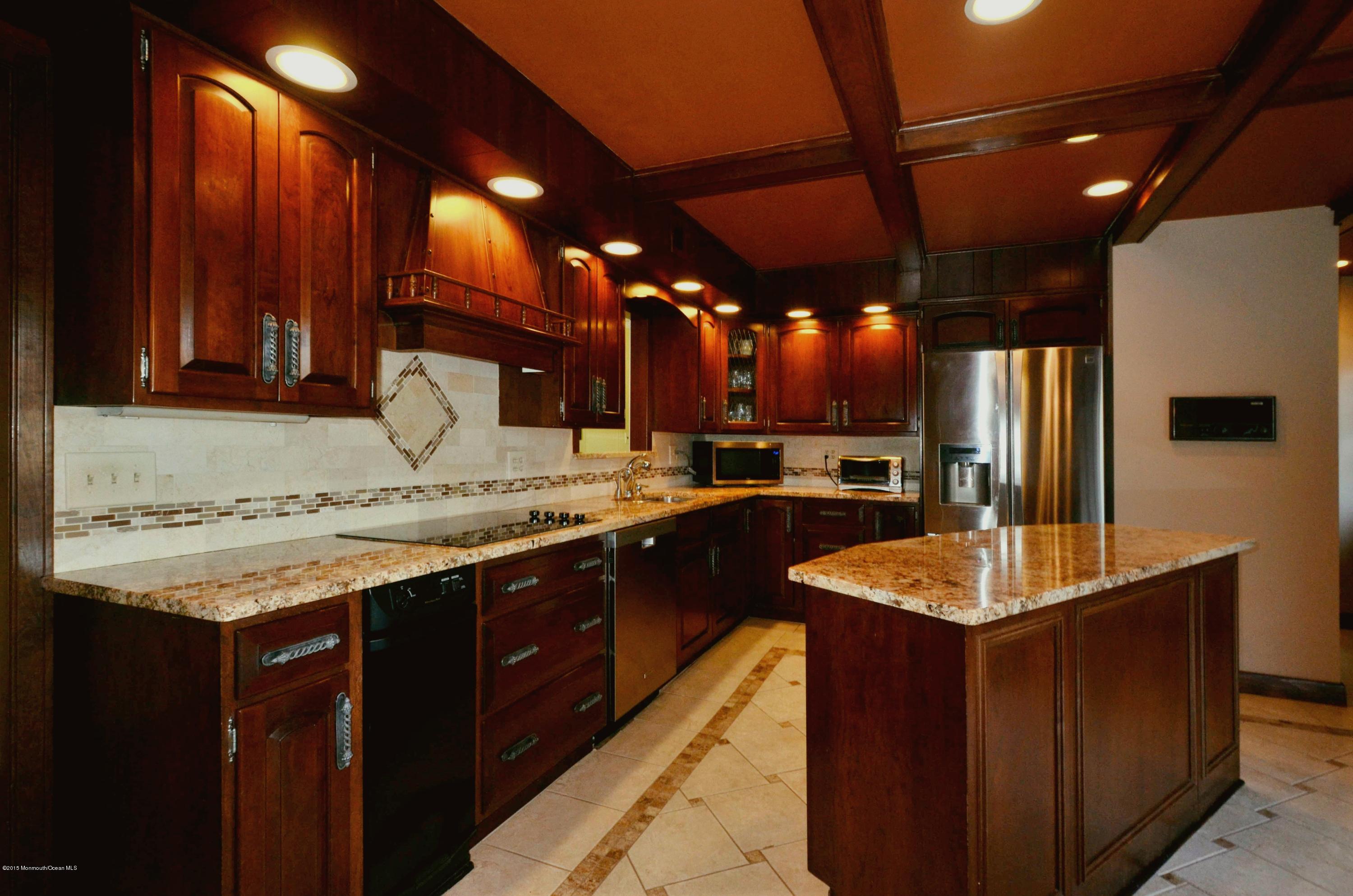 2 Shadow Ridge Court Holmdel, NJ 07733 - Photo 5 of 29 kitchen4.JPG