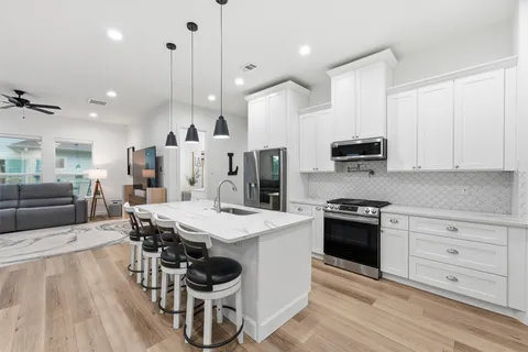 $575,000 | 2922 Seargent Street, Seabrook, TX 77586
