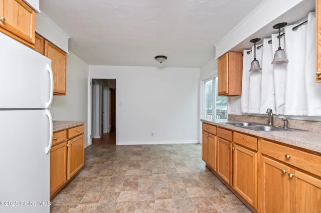 $250,000 | 170 Polsin Drive, Rotterdam, NY 12303