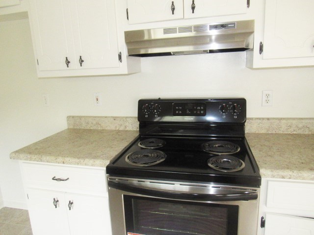 2787 Davis Mill Road Hephzibah, GA 30815 - Photo 10 of 27 New kitchen knobs and handles