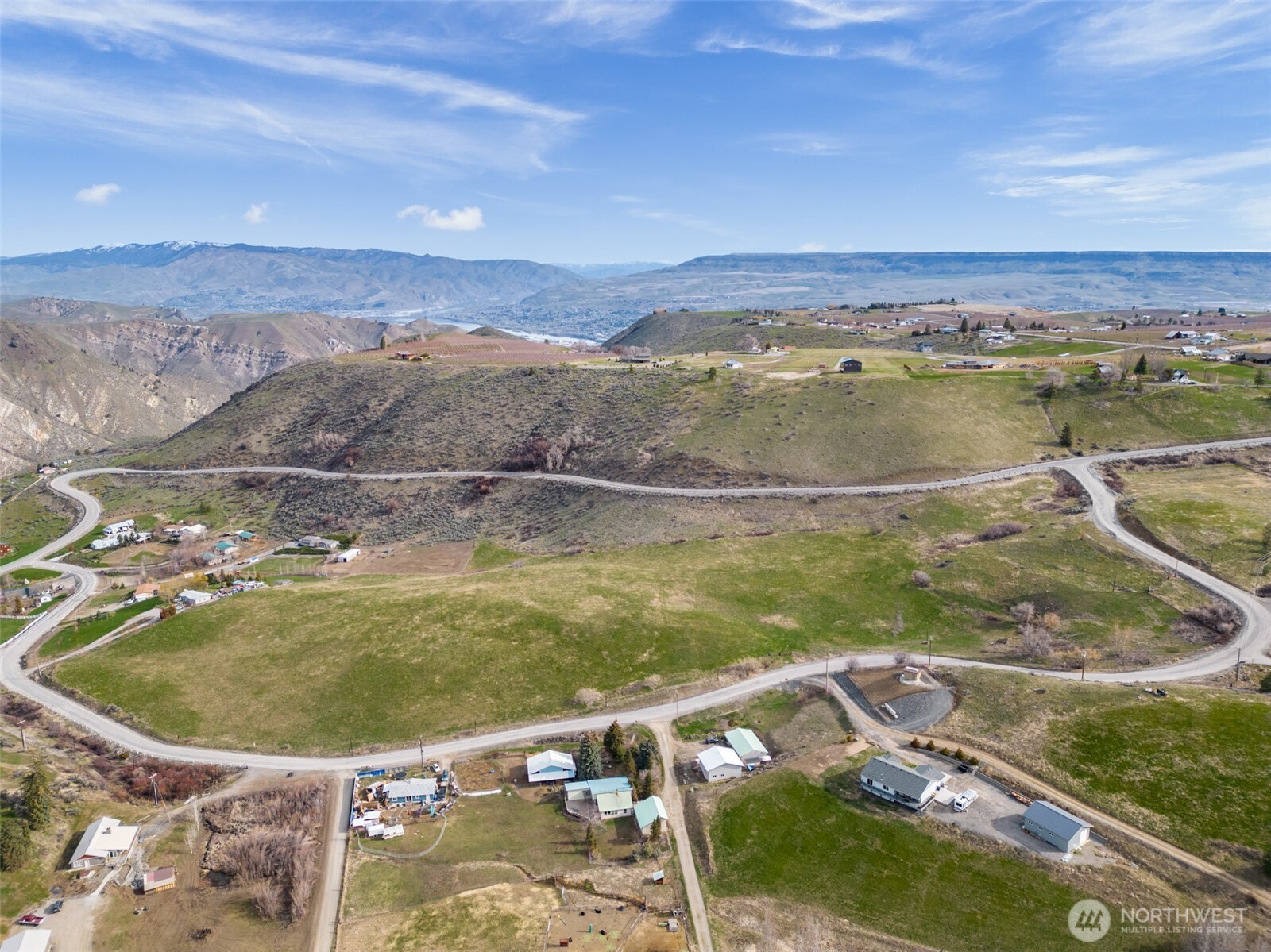 5-nna Wheeler Hill Road, Unit LOT E Wenatchee, WA 98801 - Photo 3 of 13 a view of a lake in middle of the town