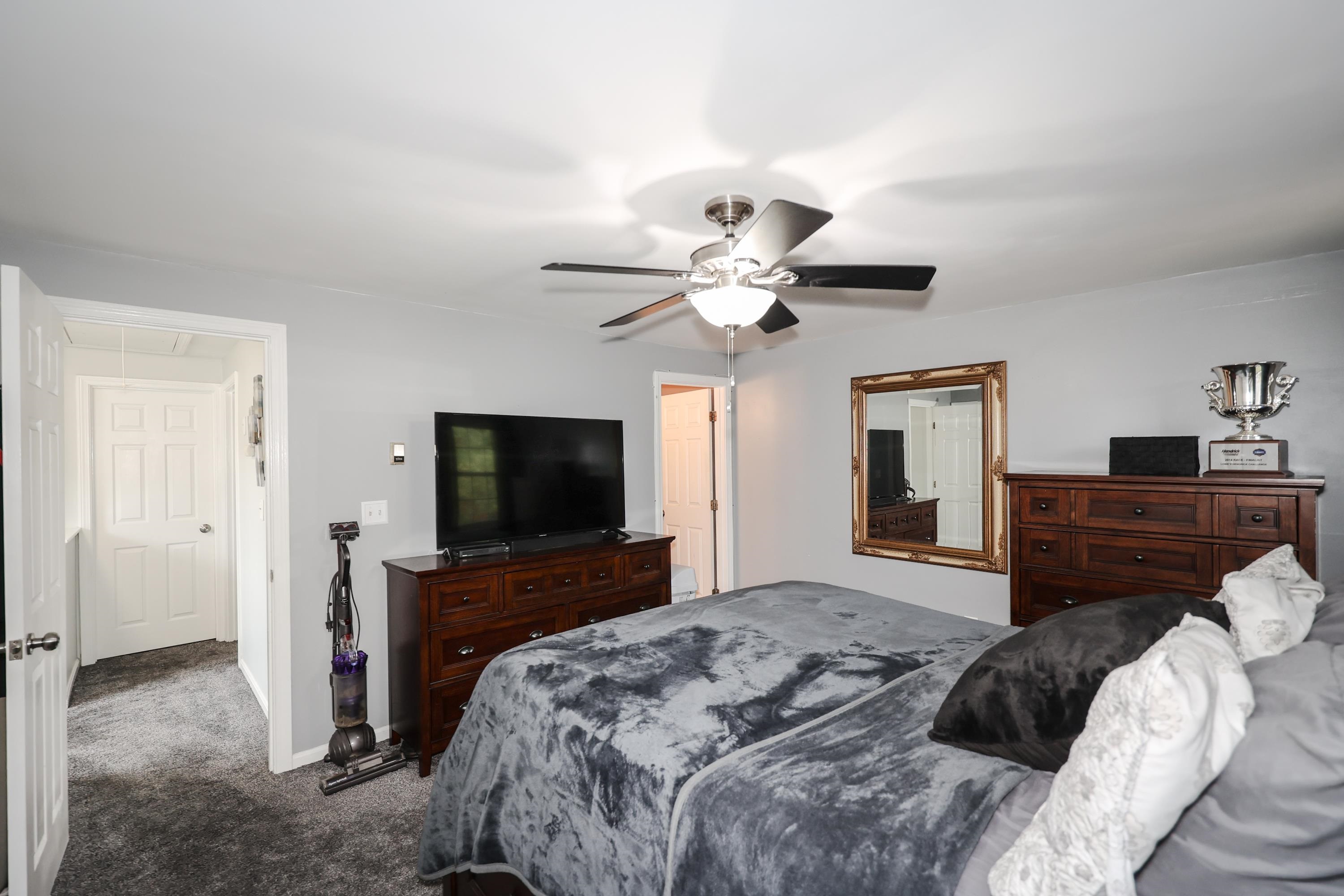 9 Boulder Way Merrimack, NH 03054 - Photo 5 of 28 Gallery Image 5