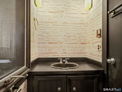 $1,995,000 | 484 Cognewaugh Road, Greenwich, CT 06807