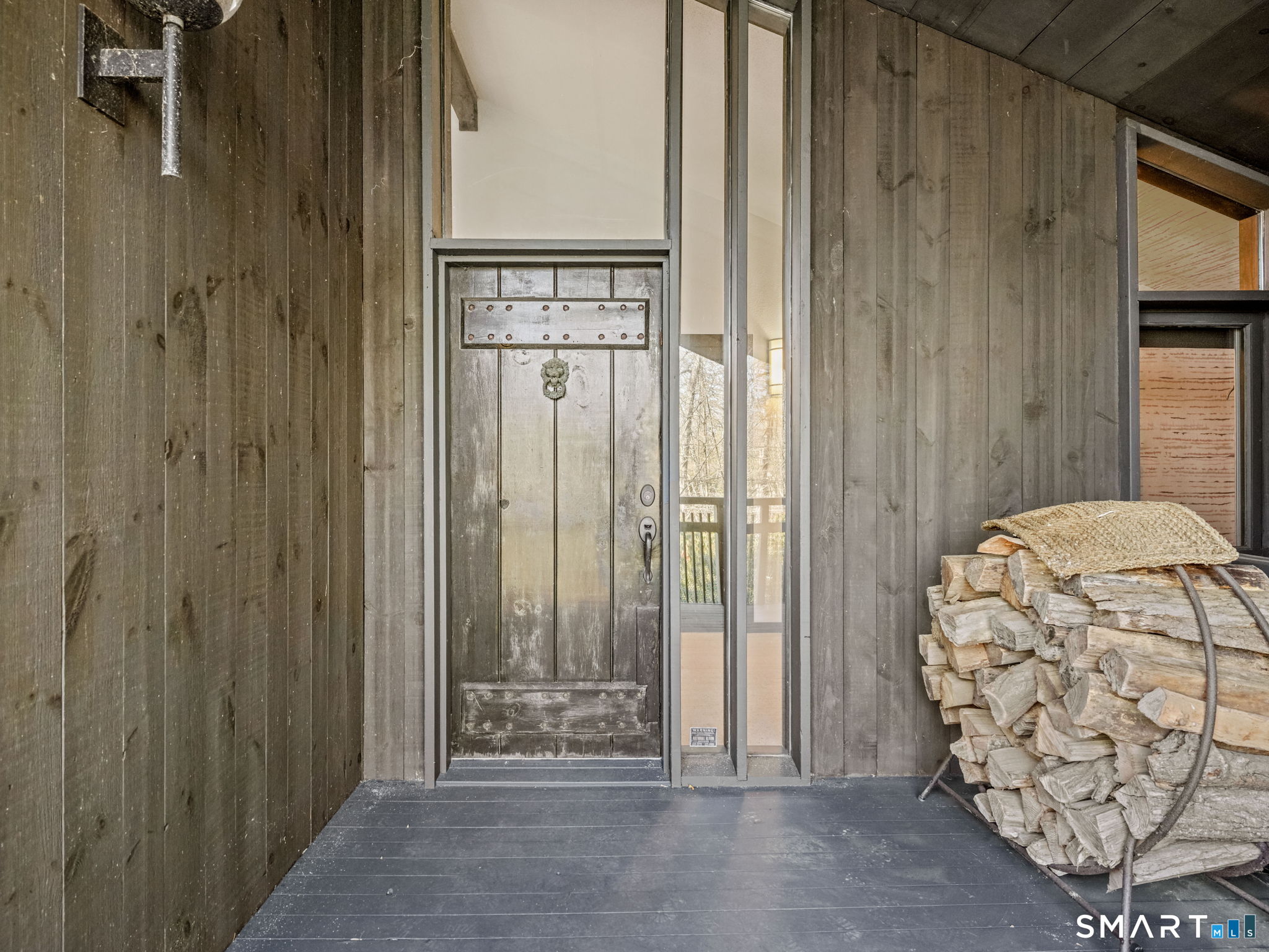 484 Cognewaugh Road Greenwich, CT 06807 - Photo 2 of 32 a view of entryway with bathroom