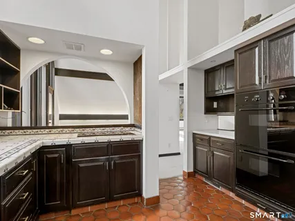 $1,995,000 | 484 Cognewaugh Road, Greenwich, CT 06807