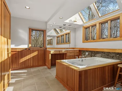 $1,995,000 | 484 Cognewaugh Road, Greenwich, CT 06807