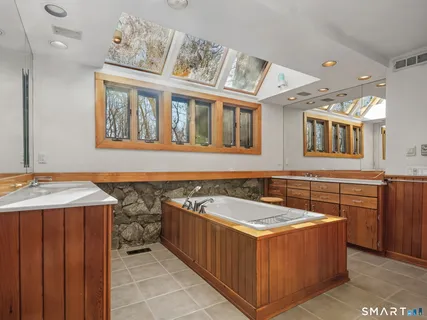 $1,995,000 | 484 Cognewaugh Road, Greenwich, CT 06807