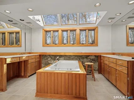 $1,995,000 | 484 Cognewaugh Road, Greenwich, CT 06807