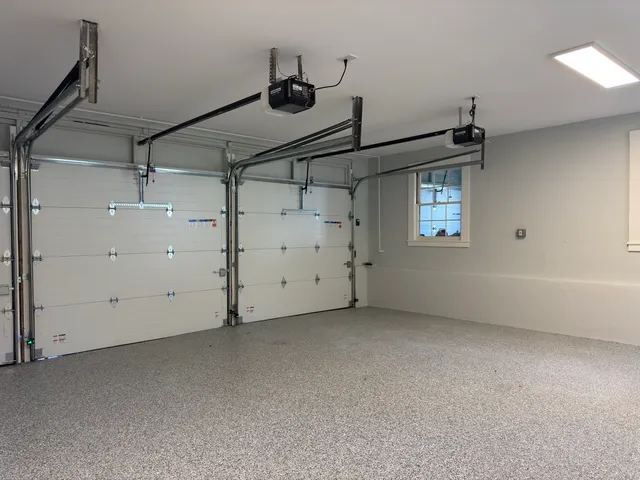 a view of a room with an empty space