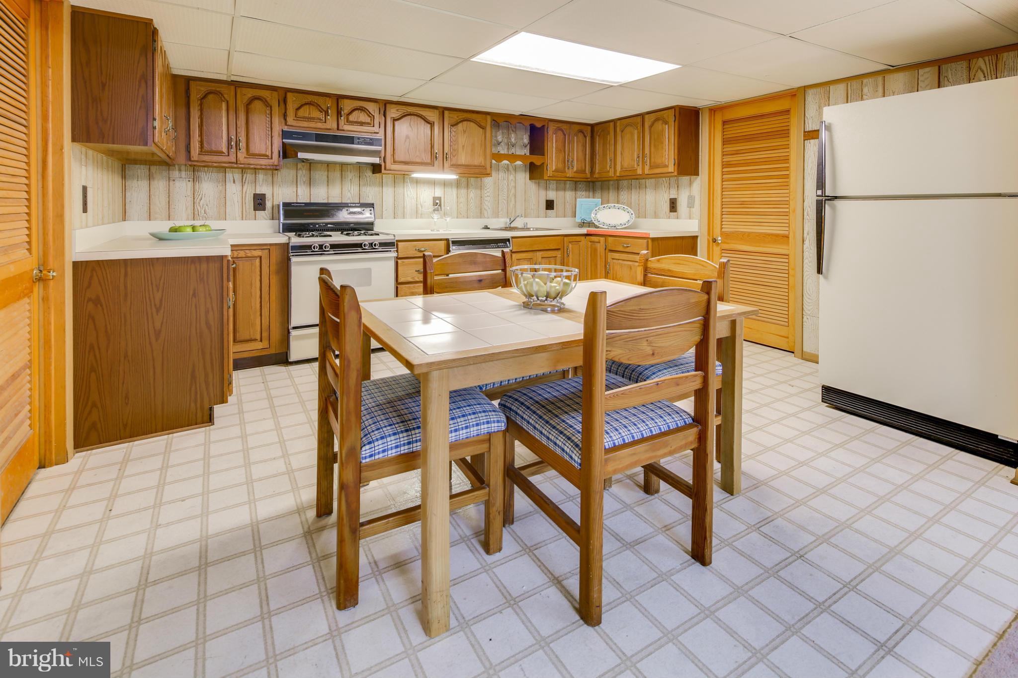 11109 Swansfield Road Columbia, MD 21044 - Photo 24 of 30 Kitchen