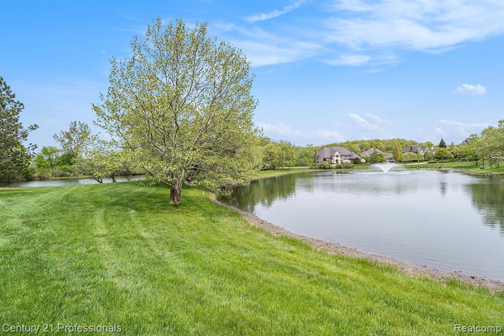 2832 Croftshire Court Rochester, MI 48306 - Photo 51 of 59 Gallery Image 51