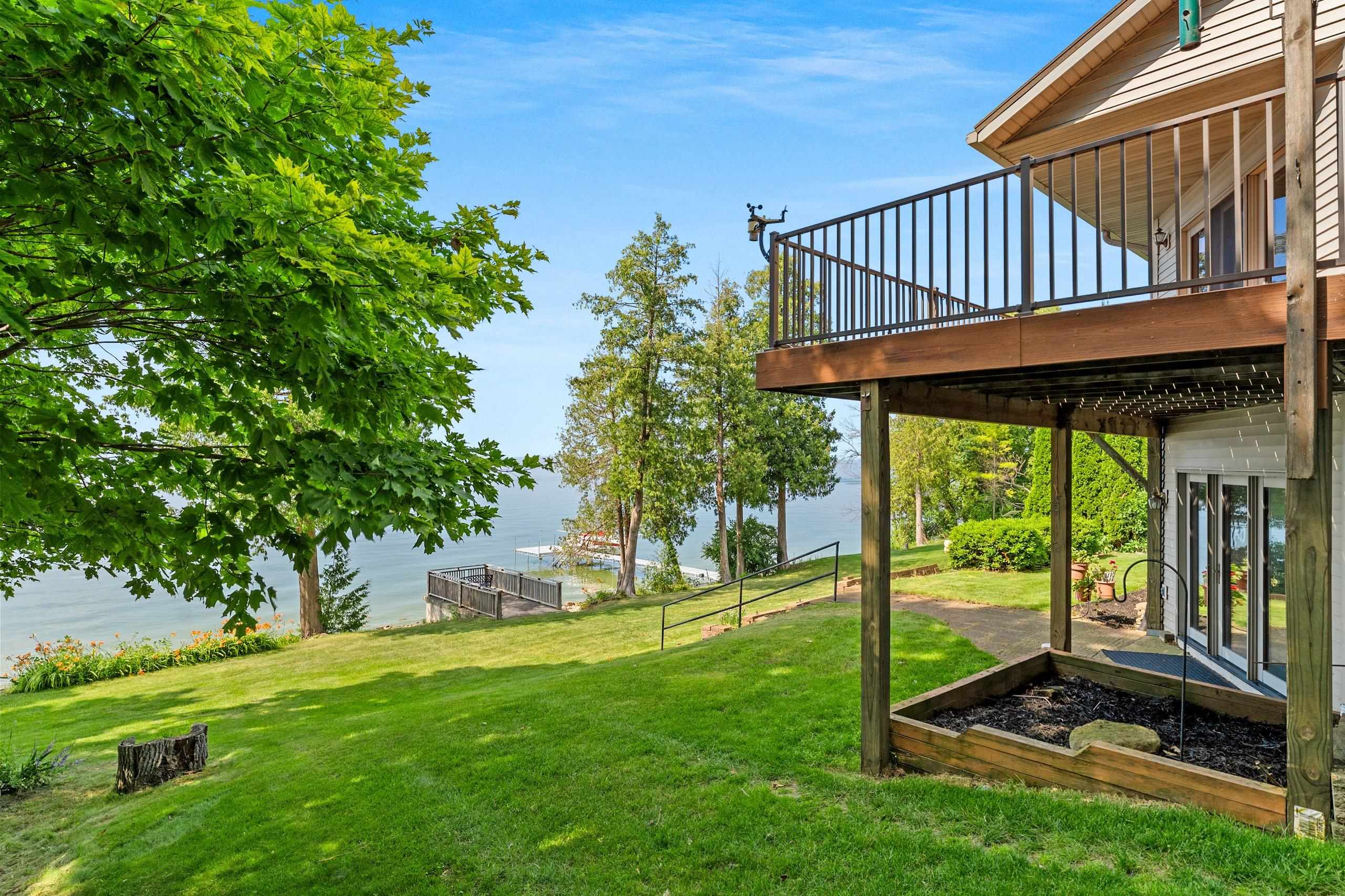 5153 Edgewater Beach Road Green Bay, WI 54311 - Photo 43 of 48