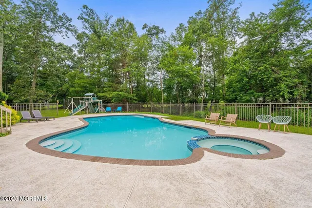 $2,549,000 | 21 Old Queens Court, Eatontown, NJ 07724