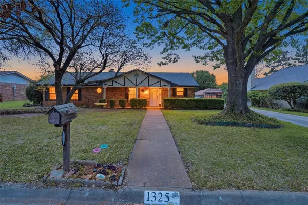 $285,000 | 1325 Hemphill Drive, Cleburne, TX 76033