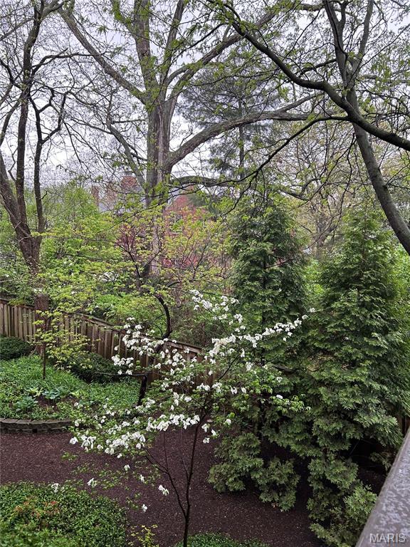 155 North Hanley Road, Unit 207 St. Louis, MO 63105 - Photo 26 of 35