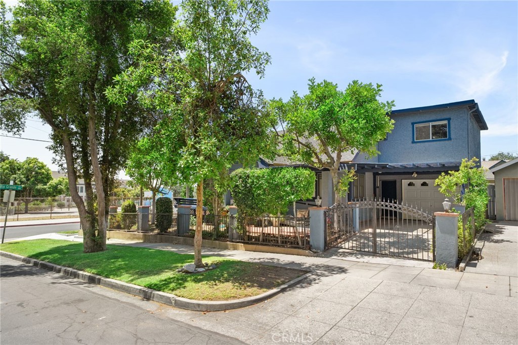 1063 East Rio Grande Street Pasadena, CA 91104 - Photo 2 of 33