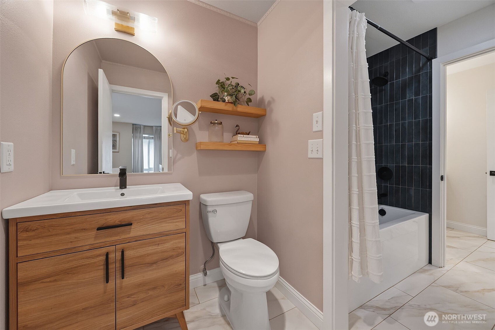 2510 Rucker Avenue, Unit 2 Everett, WA 98201 - Photo 15 of 29