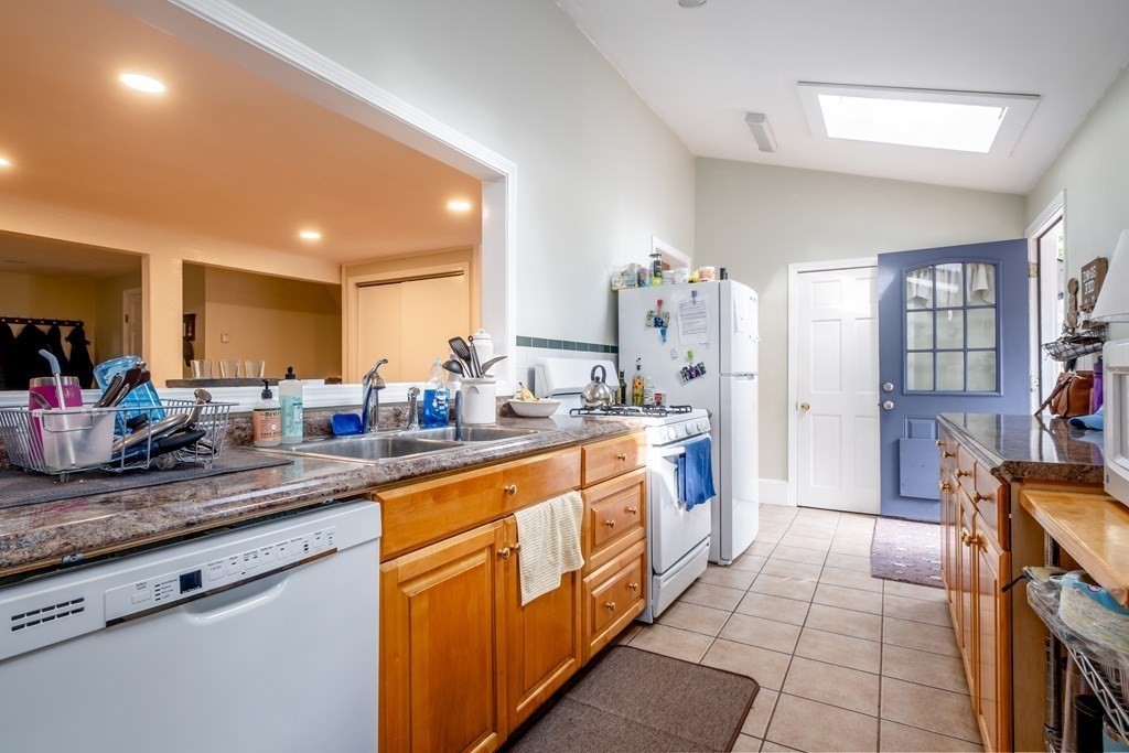 61 High Street Walpole, MA 02081 - Photo 28 of 38