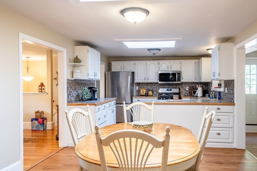 61 High Street Walpole, MA 02081 - Photo 5 of 38