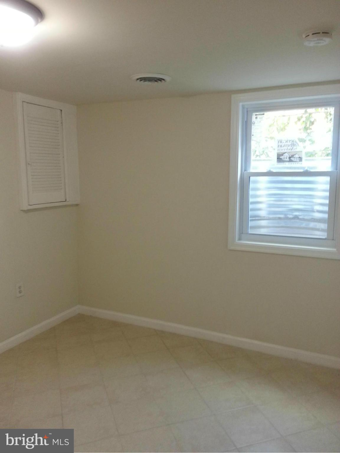 3800 Randolph Road Silver Spring, MD 20902 - Photo 22 of 23 a small space with a window