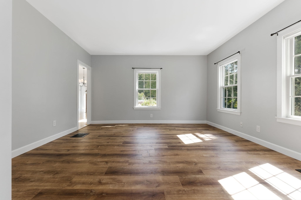 4 Kimball Road Amesbury, MA 01913 - Photo 13 of 40
