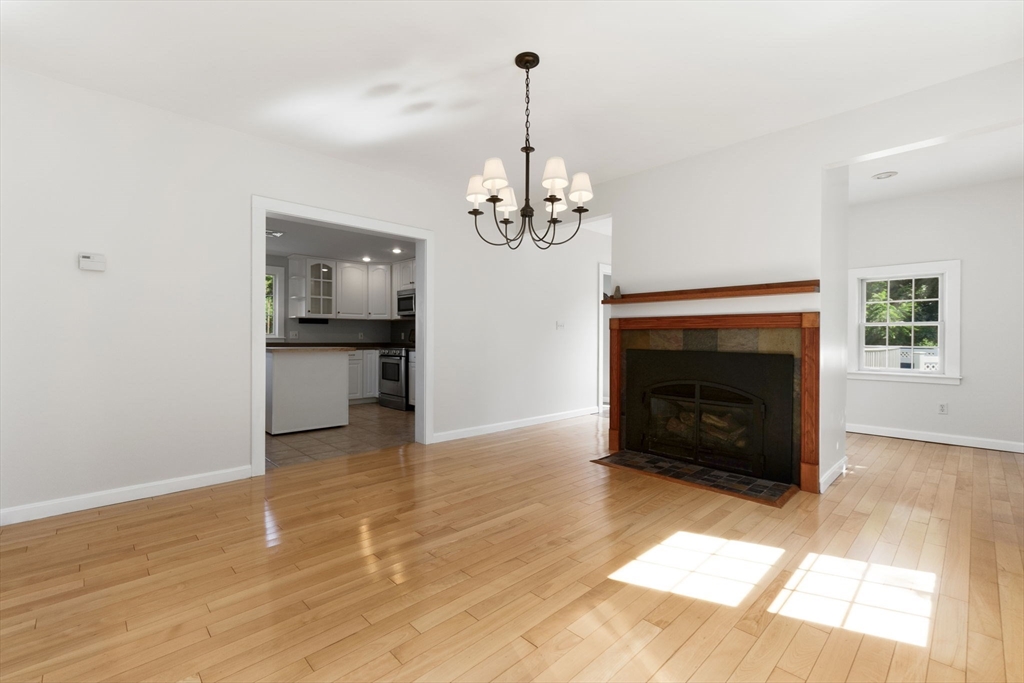 4 Kimball Road Amesbury, MA 01913 - Photo 4 of 40