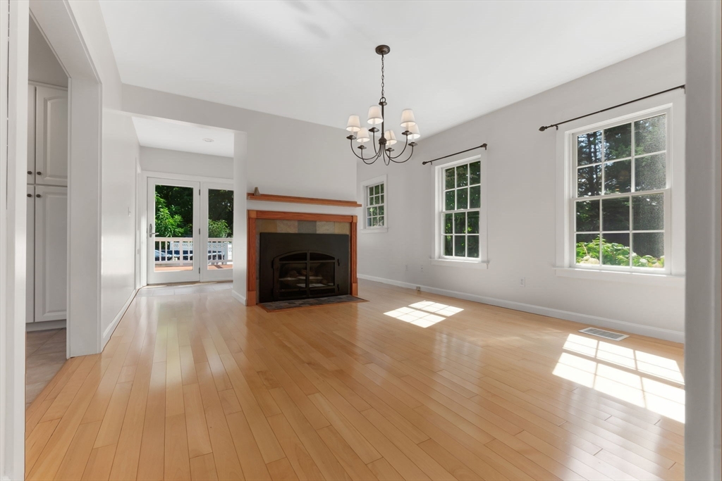 4 Kimball Road Amesbury, MA 01913 - Photo 5 of 40